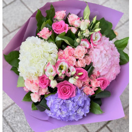 Buchet flori hortensia si miniroze BHR100